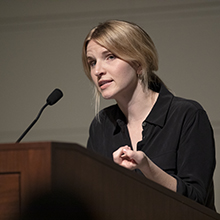 Tara Westover speaks with students at the Athanaum
