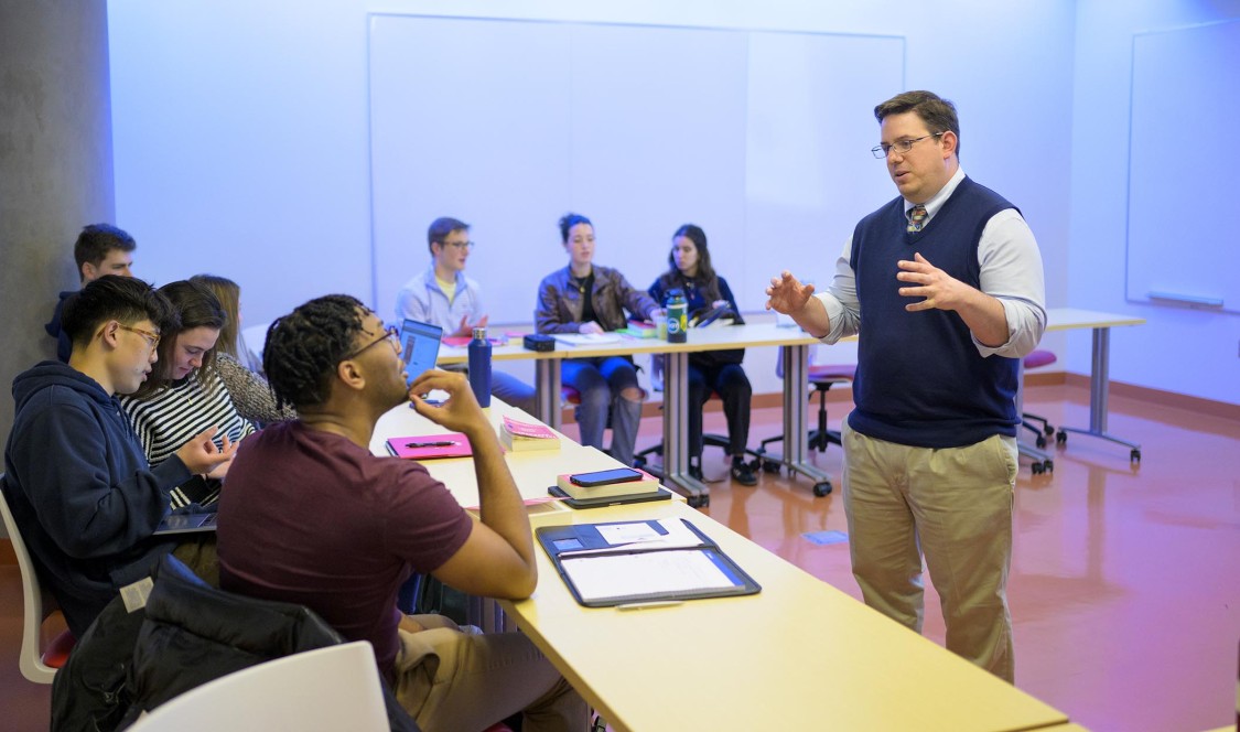 Andrew Sinclair ’08 teaching in his government class.