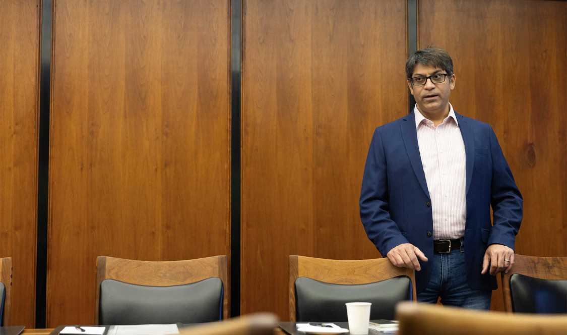 Prof. Nishant Dass in classroom