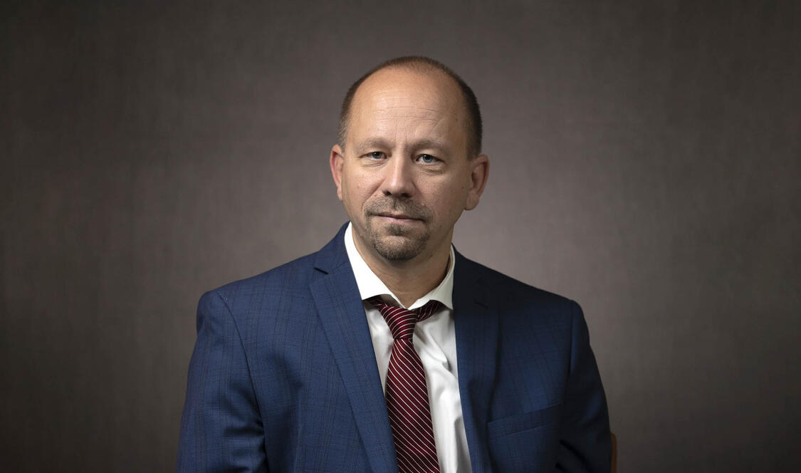 Jon Shields headshot