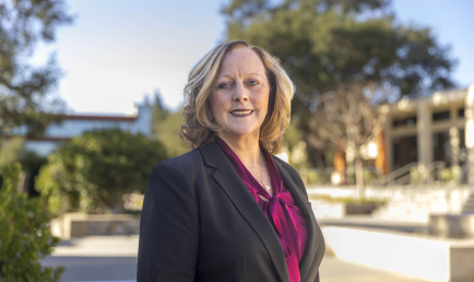 Linda Kroll headshot