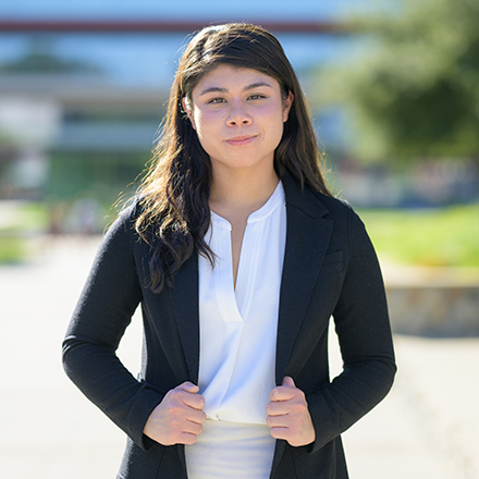 Olivia Wee ’25 Aims for Career in National Security